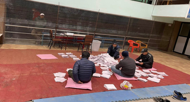 ललितपुर- २ बाट आयाे  प्रारम्भिक मतपरिणाम, एमाले उम्मेदवारलाई सुरुवाती अग्रता